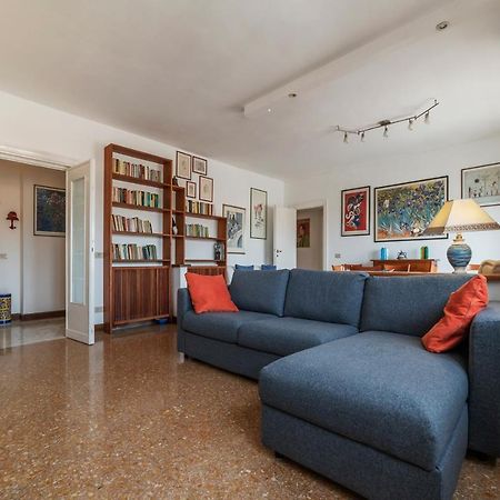 Roomy And Bright Apartment With Terrace Roma Exterior foto