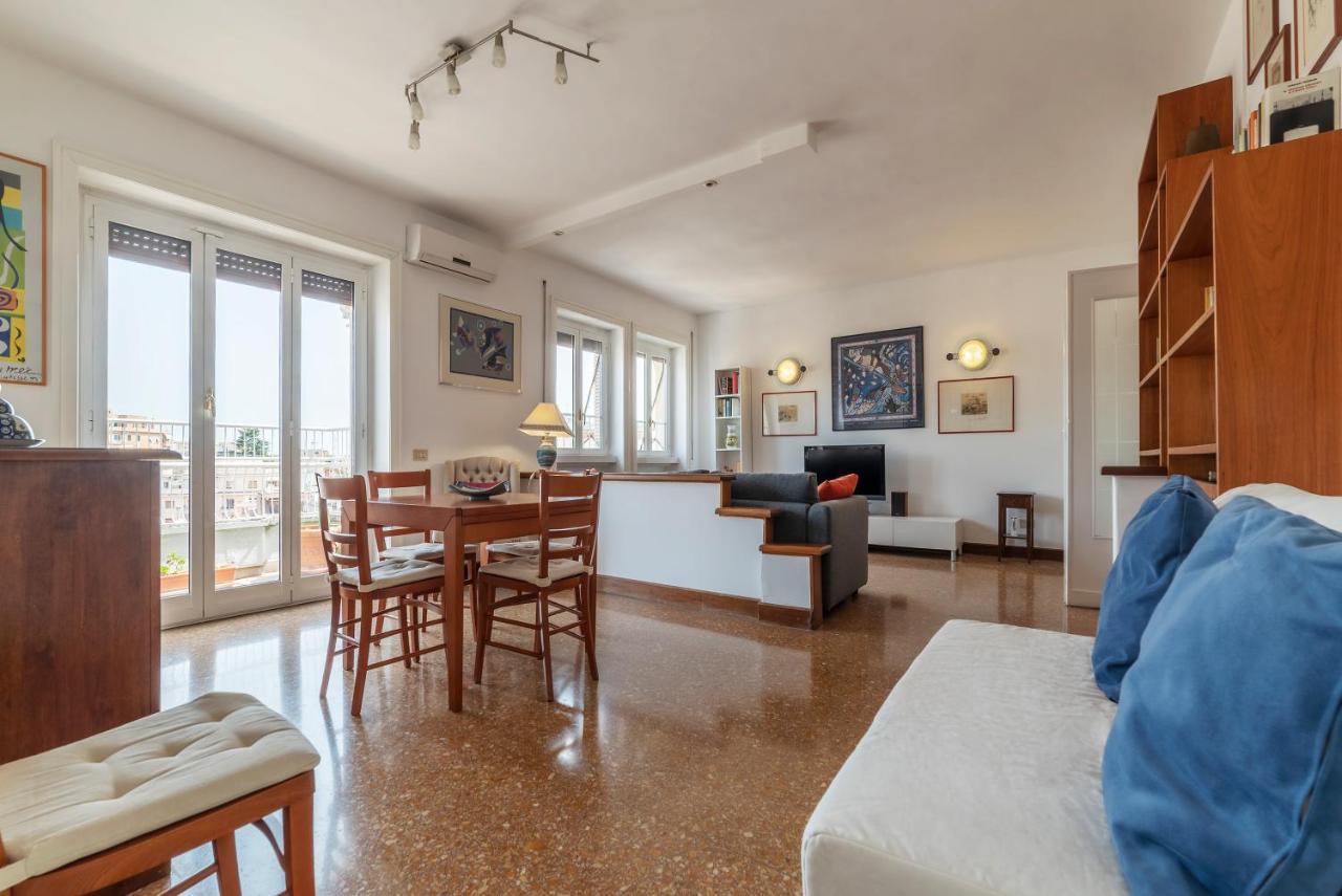 Roomy And Bright Apartment With Terrace Roma Exterior foto